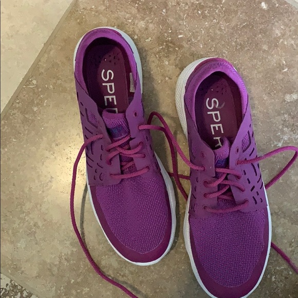 Beautiful Sperry shoes - Picture 1 of 3